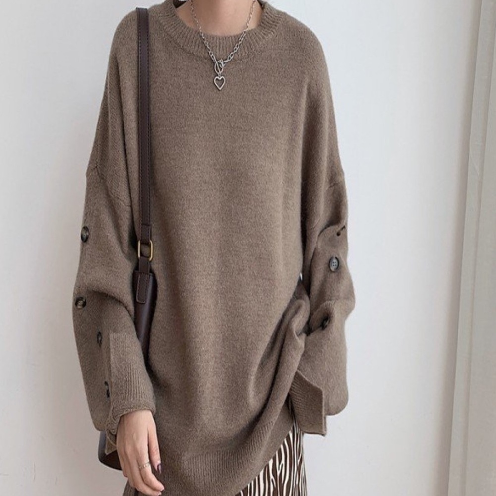 BUTTON LONG SLEEVE SWEATER